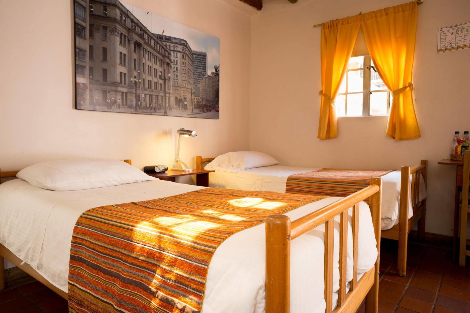 Hotel Casona Del Patio Bogotá Exteriör bild